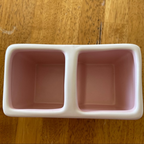 Rae Dunn STUFF Divided Ceramic Heart holder with Arrow BRAND NEW!! - Picture 2 of 5